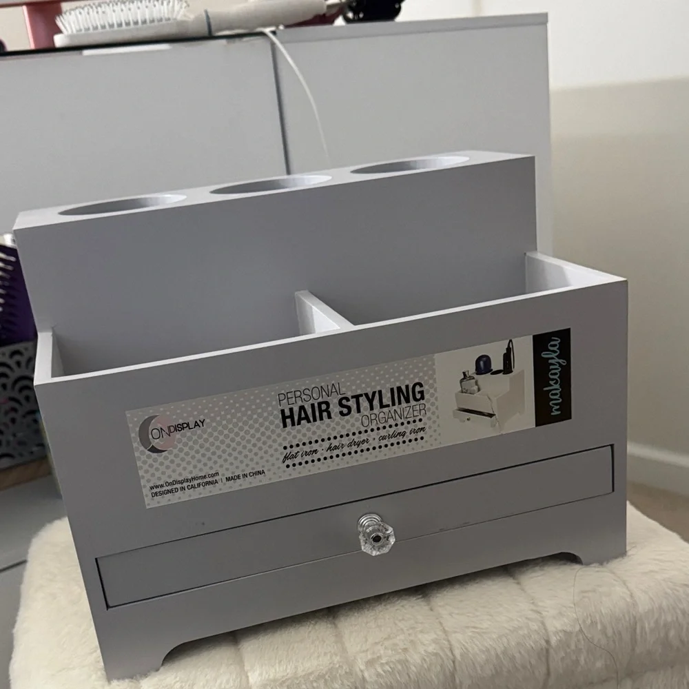 Gray Hair Styling Organizer